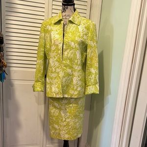 Le Suit subtle lime green spring suit, size 10